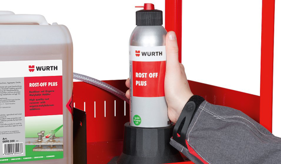 By placing the can in the charging station, compressed air is automatically applied. (max. 6 bar connection pressure)